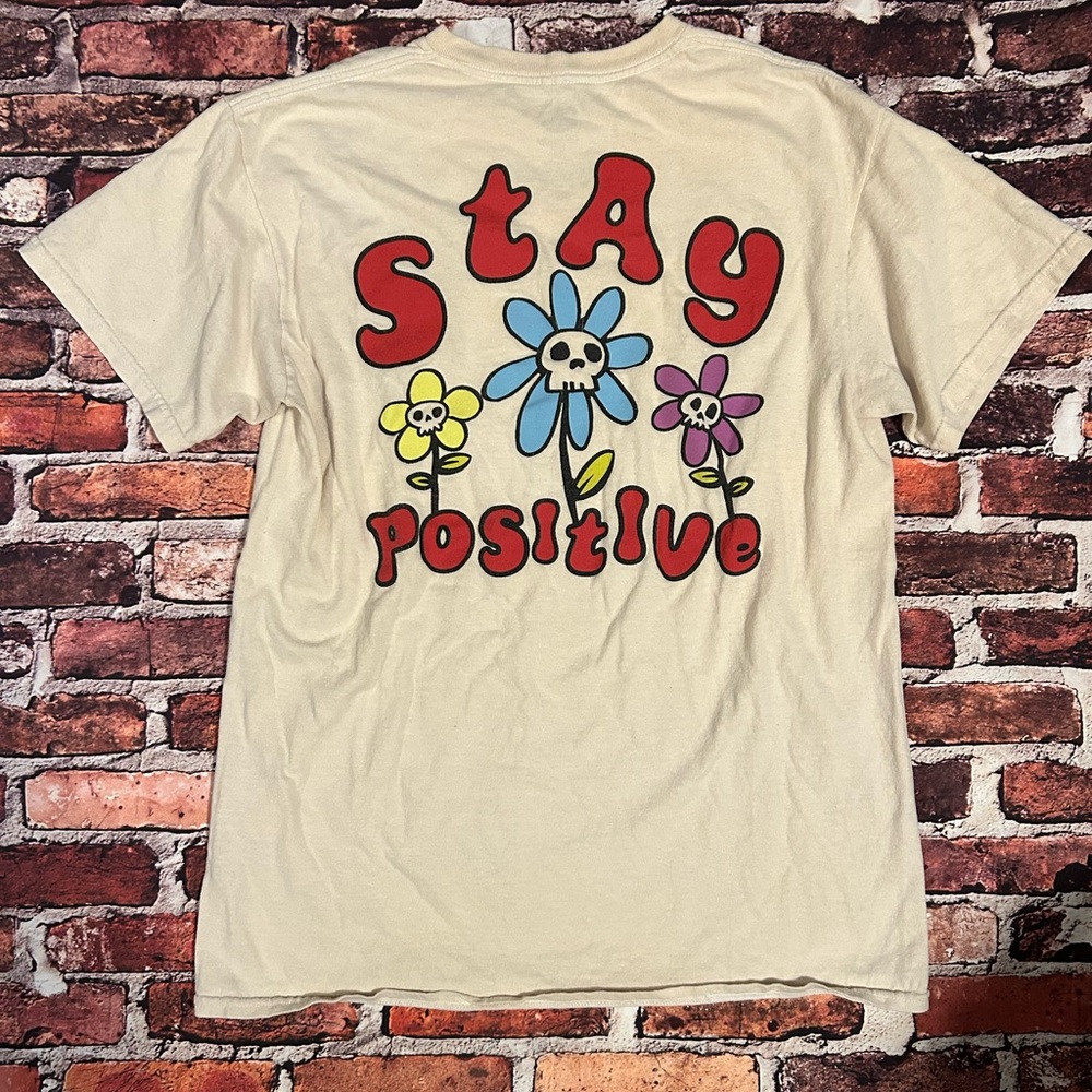 ‘Stay Positive’ Skulls and Flowers Graphic T-Shirt Size Medium